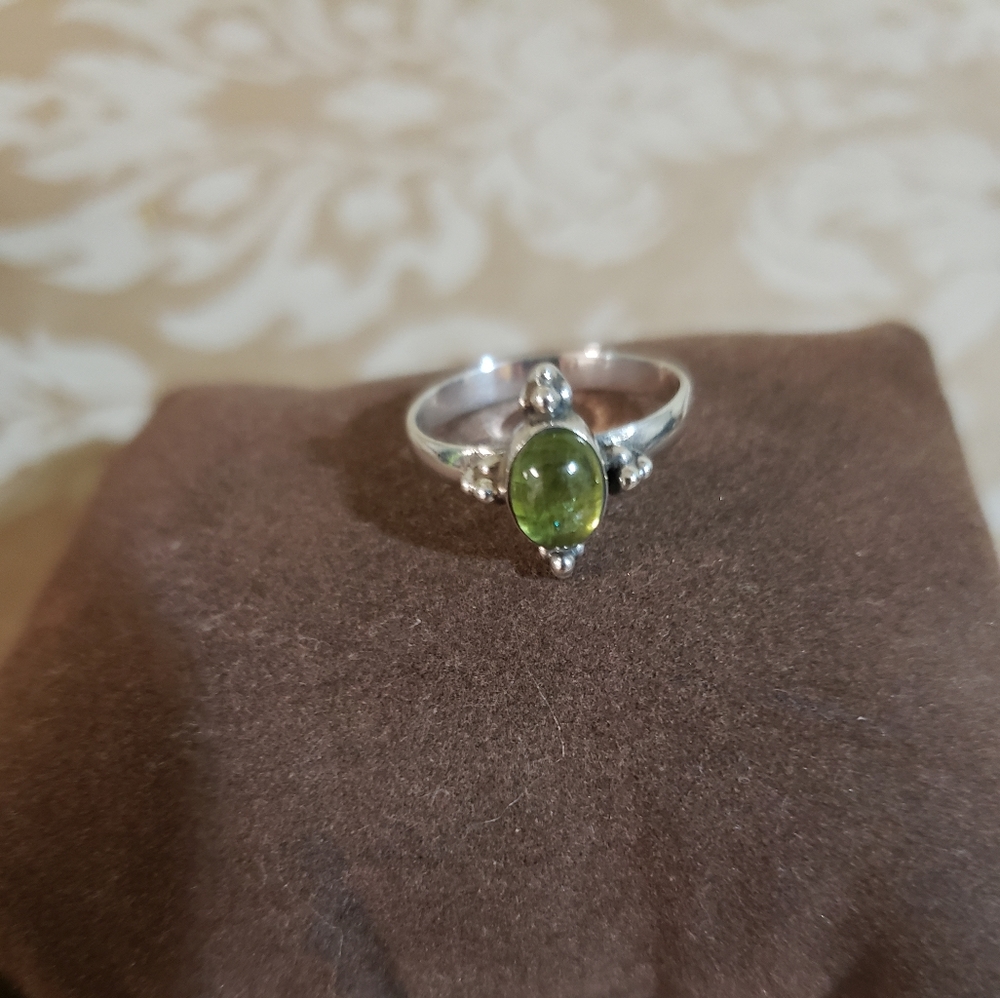 STERLING SILVER OVAL PERIDOT SOLITARE RING